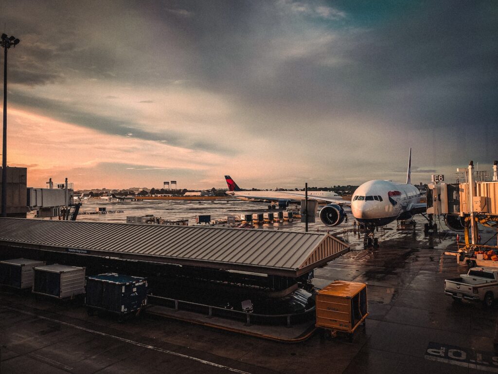 Unlocking Seamless Luxury: A Comprehensive Guide to JetBlack Transportation's La Guardia Airport Car Service 4 la guardia airport car service