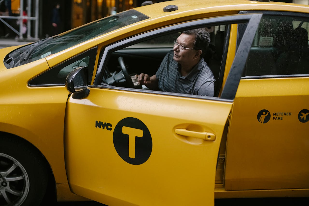 What are the recommended budget-friendly options for hotels near Times Square?