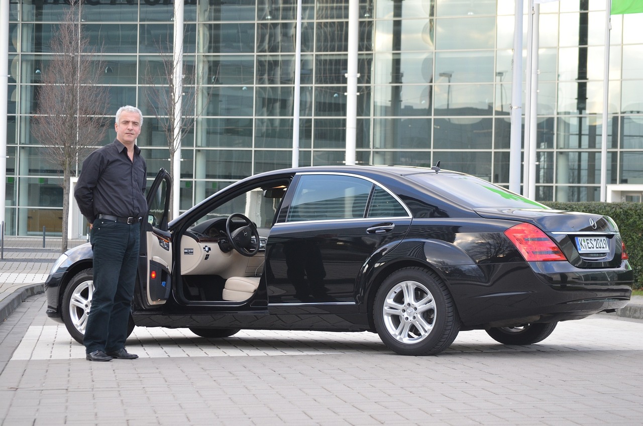 What is the cost of a limo from LGA to Port Jervis?